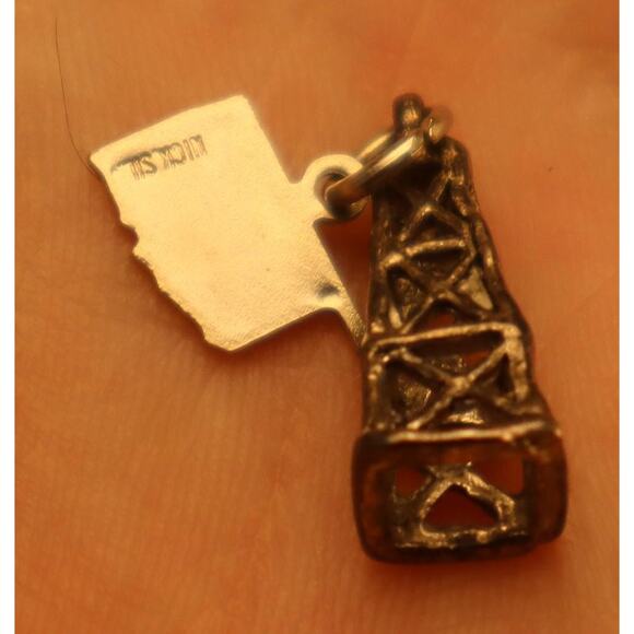 Sterling Silver Oil Derrick Oklahoma Charm - Picture 2 of 3